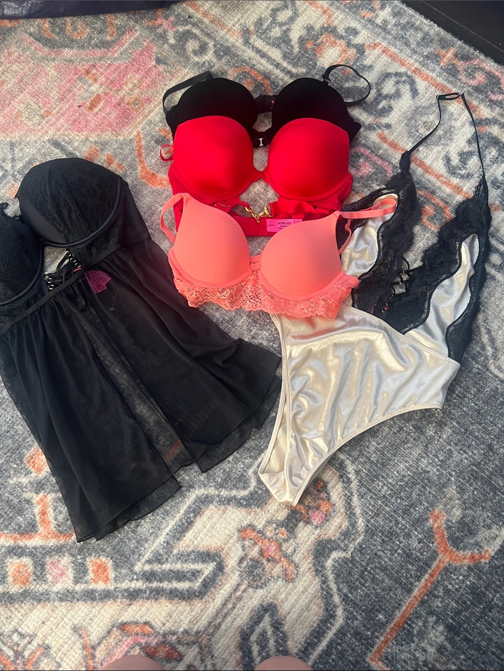 5pc- LaSenza Bra and Lingerie set (nwt)